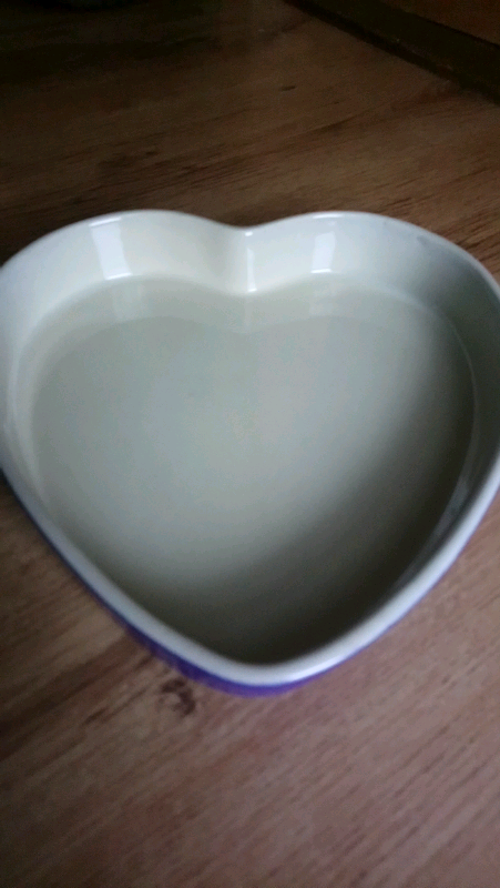 Heat shaped casserole dish/baking tin