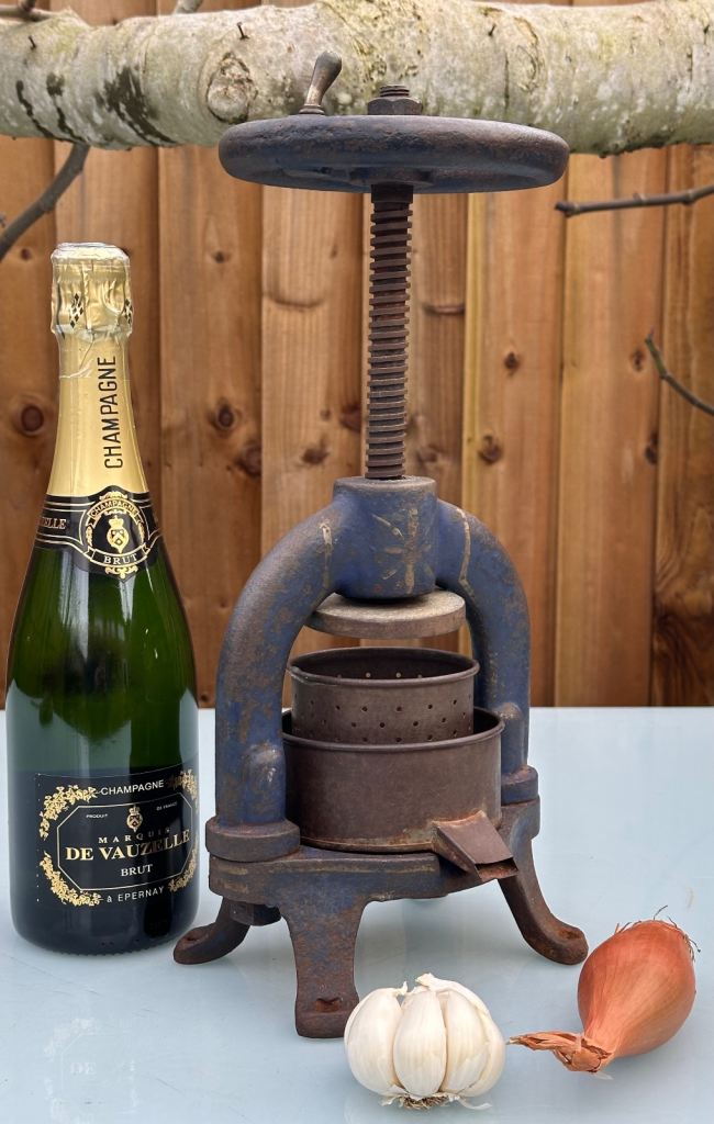 ANTIQUE FRENCH CAST IRON FRUIT PRESS DUCK PRESS, OLIVE CHEESE GRAPE PRESS, 1900s - WILL POST!