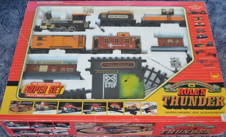 Rio Grande Railroad Rollin Thunder vintage Train Set – post or collect