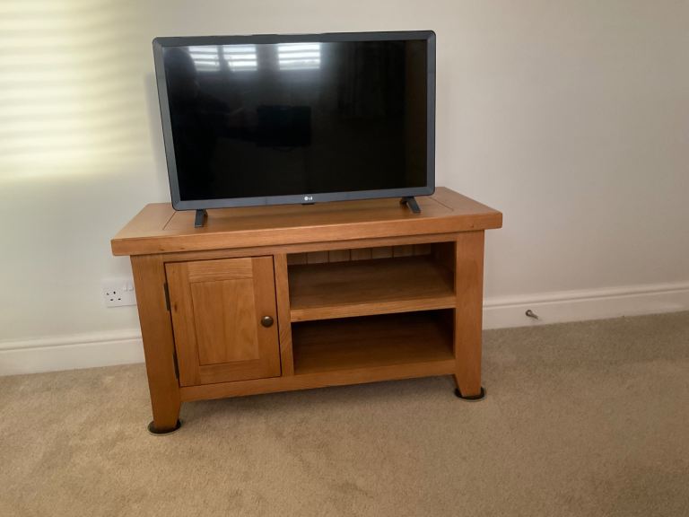 Cheshire Oak Small TV Unit