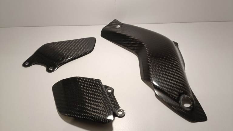 Cbr 1000rr SC57 04-07 carbon fibre exhaust heat shield and heel guards 