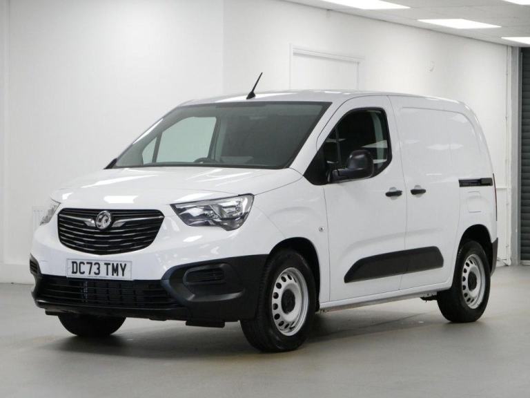2024 VAUXHALL COMBO ELECTRIC 2300 50KWH 136 BHP L1 SWB PRIME AUTO ( NO VAT )