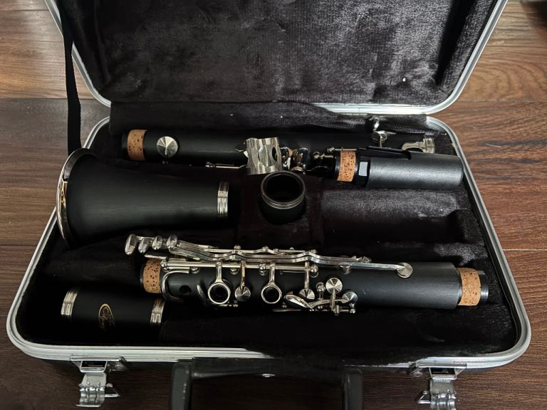 Clarinet in Hard Case – Good Condition