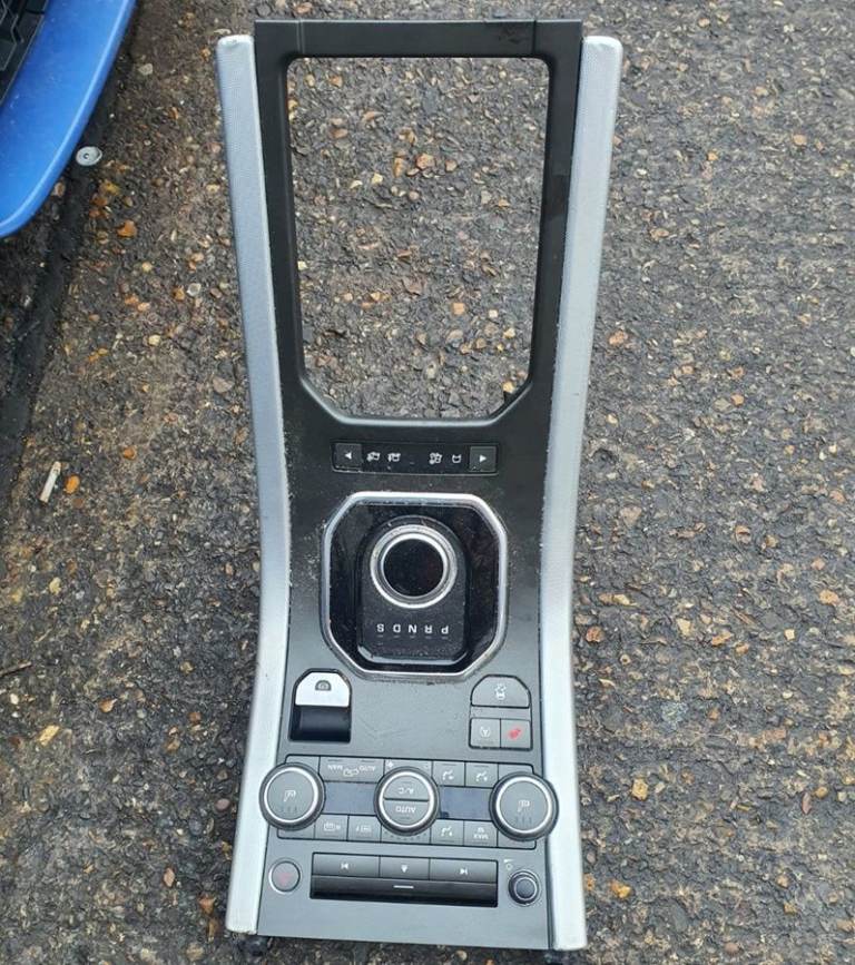 Range Rover Evogue Centre Console And Gear Stick 2014