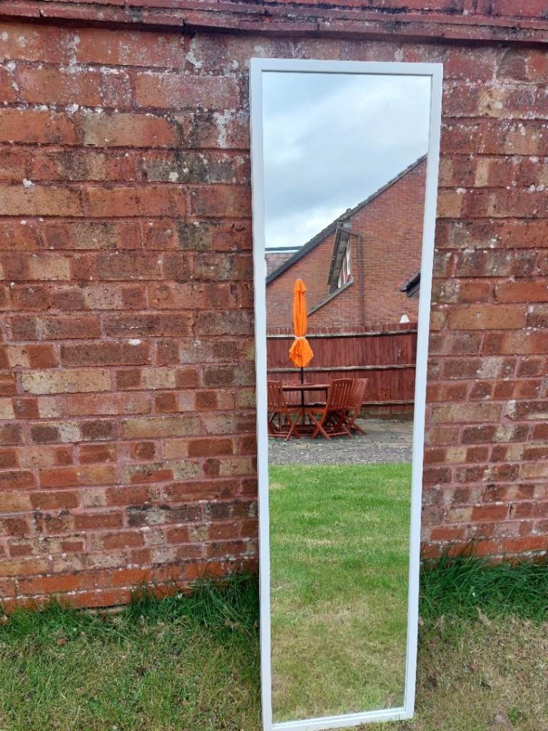 Large size mirror in white colour 