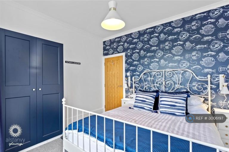 2 bedroom flat in South Road, Hythe, CT21 (2 bed) (#3006197)