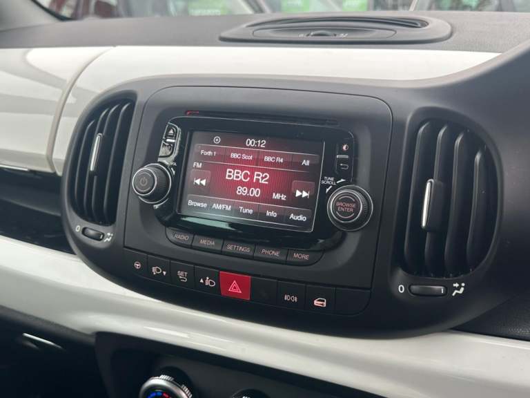 FIAT 500L 1.4 500l Trekking 1.4 95hp Trekking 2015