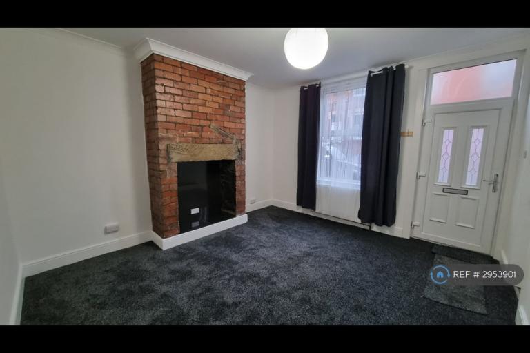 1 bedroom house in Aviary Grove, Leeds, LS12 (1 bed) (#2953901)
