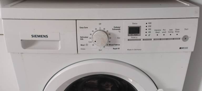 Siemens WM2100 Washing Machine – Good Condition