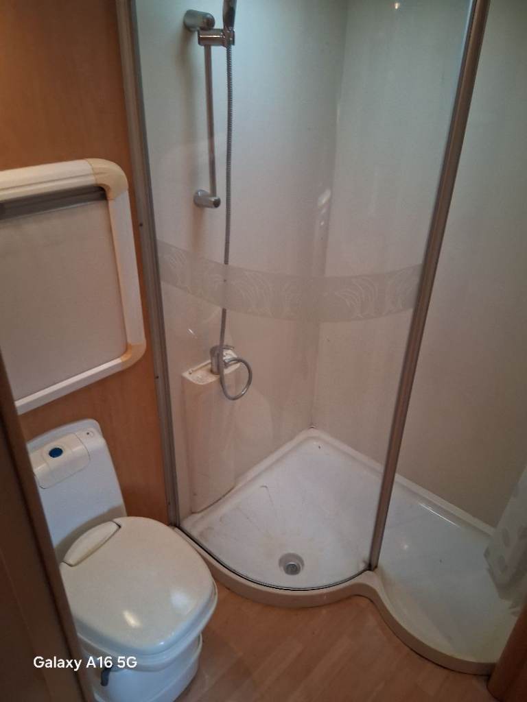 Caravan for sell 4 bed 2007