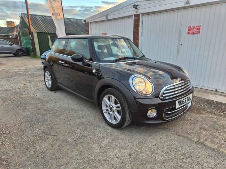 2013 MINI Hatch 1.6 Cooper 3dr HATCHBACK Petrol Manual
