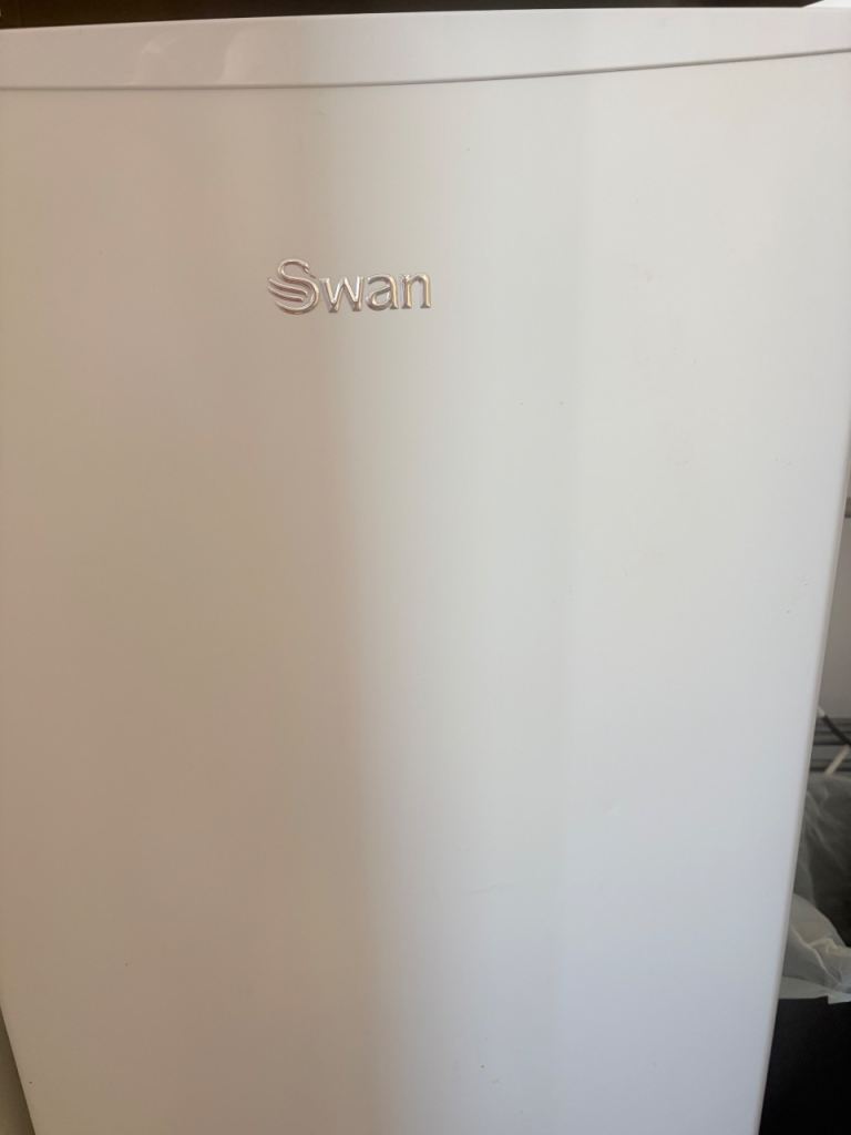 Swan under counter fridge – White, Good Condition