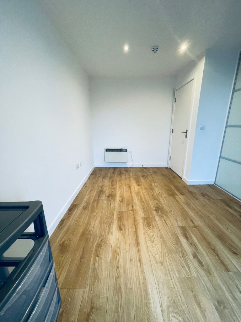 One bed flat on top floor