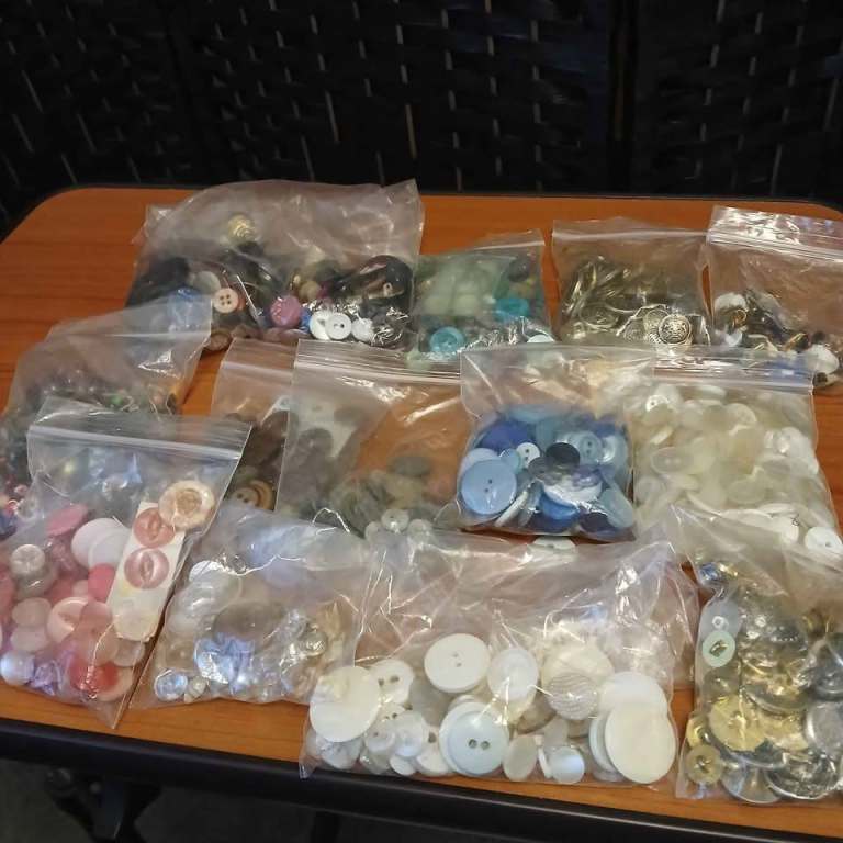 Buttons And Beads Joblot Over 1000 Individual Items, Different Sizes & Colours