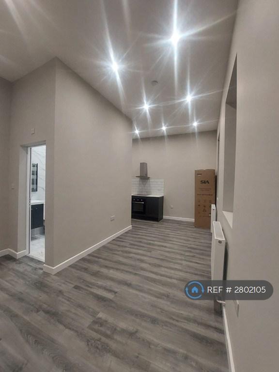 2 bedroom flat in High St, Leighton Buzzard, LU7 (2 bed) (#2802105)