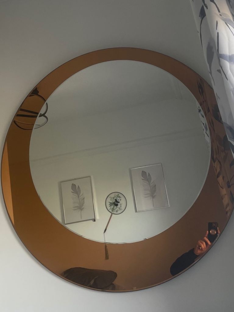 Large mirror 