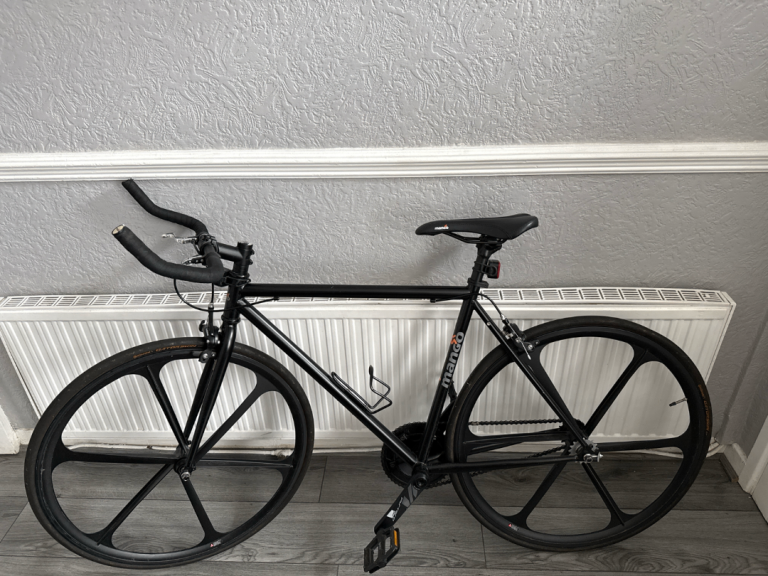 Mango Single Speed Road Bike - Black, Good Condition