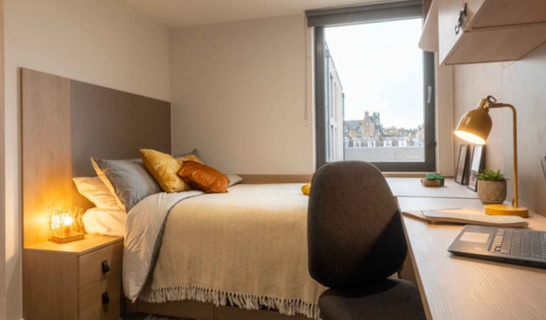 Replacement Tenancy – En-Suite Student Room at The Mont, Edinburgh