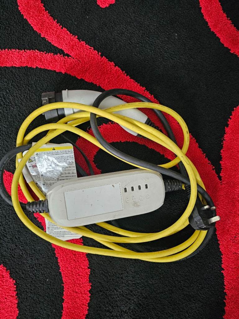 Car charger 3 pin 13amp