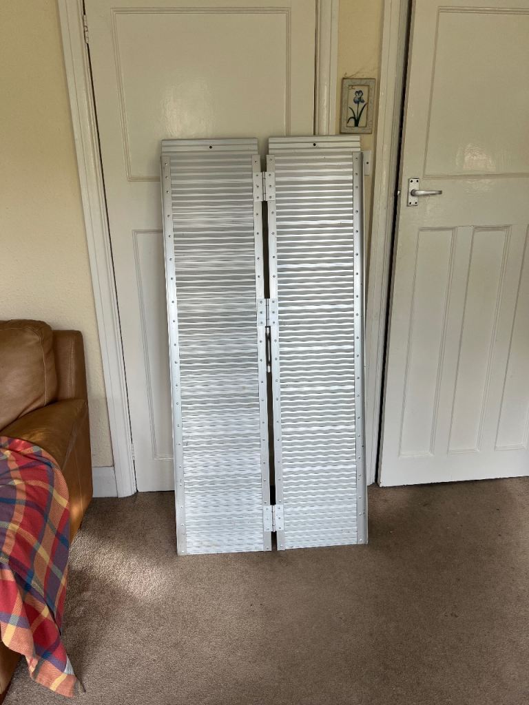 Supportec Folding Portable Wheelchair Ramp - Silver 5 FT