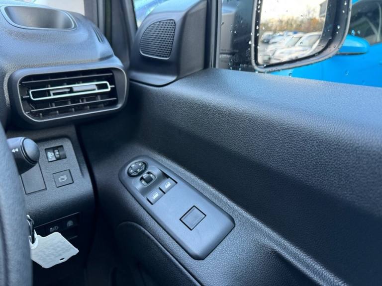 2025 Citroen Berlingo 100kW Plus XL 52kWh 5dr Auto [7 Seat] MPV ELECTRIC Automatic