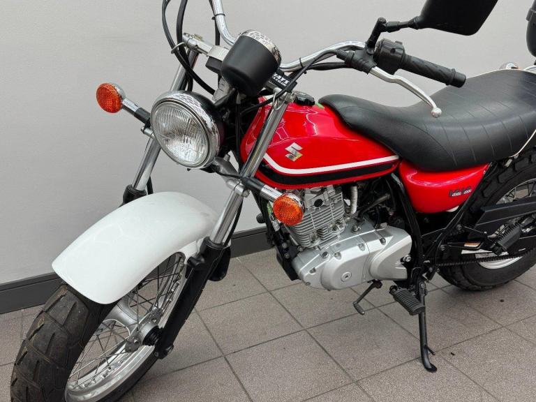 SUZUKI VAN VAN 125 RV 125 RED 2014, 14 REG JUST 7,096 MILES, USED MOTORCYCLE