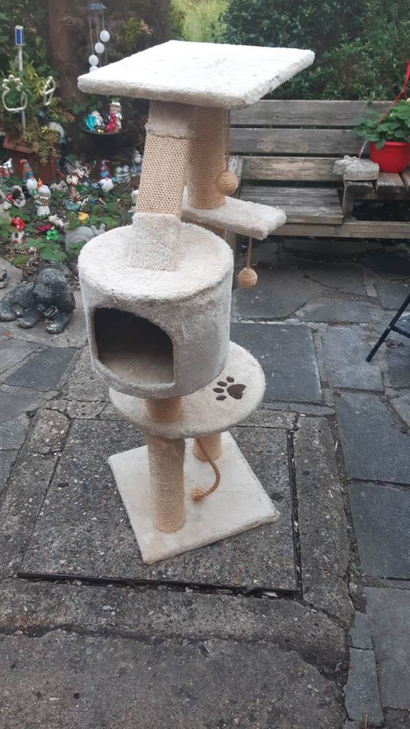 Cat Scratcher/Bed 