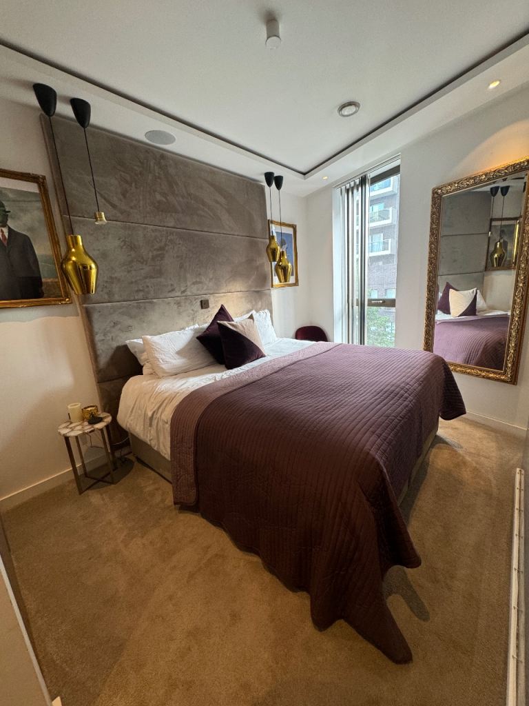 1 double bedroom in a 2 bed apartment 