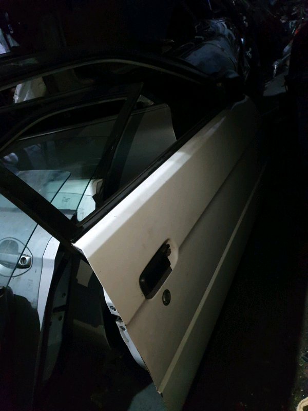 Toyota paseo door 1996 white breaking parts spares