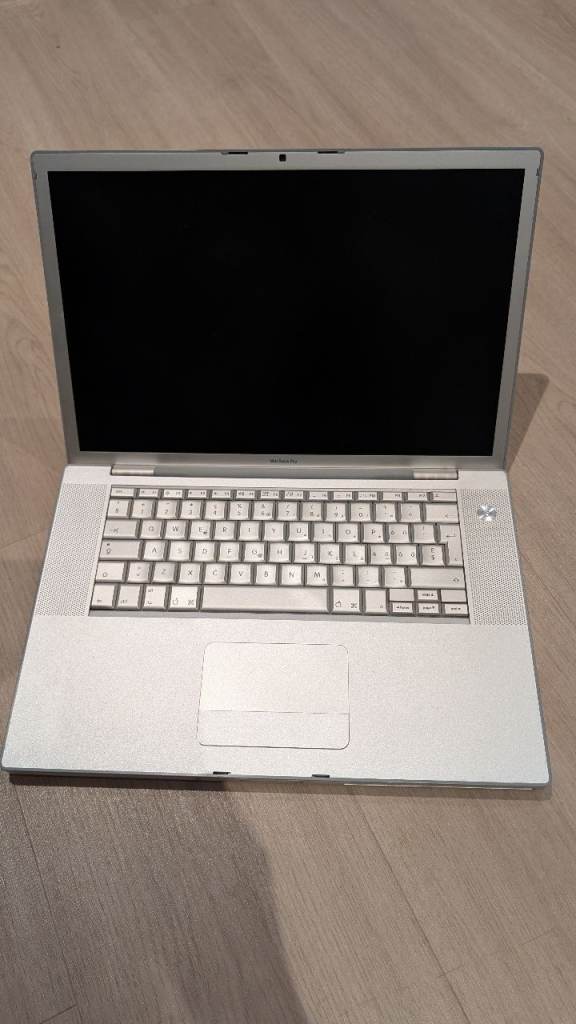 Apple MacBook Pro A1226 15" (2007) Untested No Charger Spares Repair
