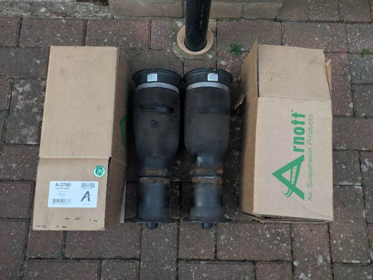 BMW 5 Series for F07 & F11 - air suspension struts/bugs