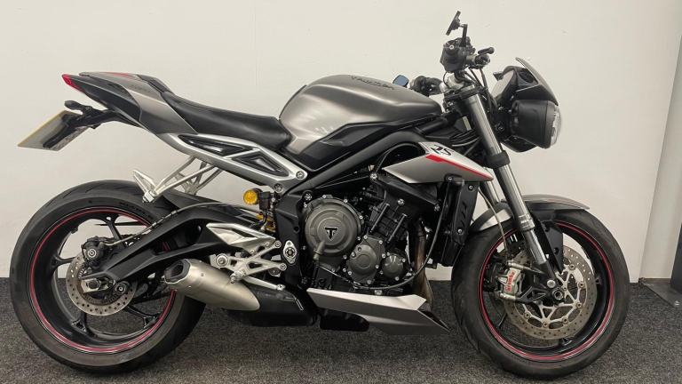 TRIUMPH STREET TRIPLE RS ** 12 MONTH MOT - QUICKSHIFTER - RIDER MODES ** 