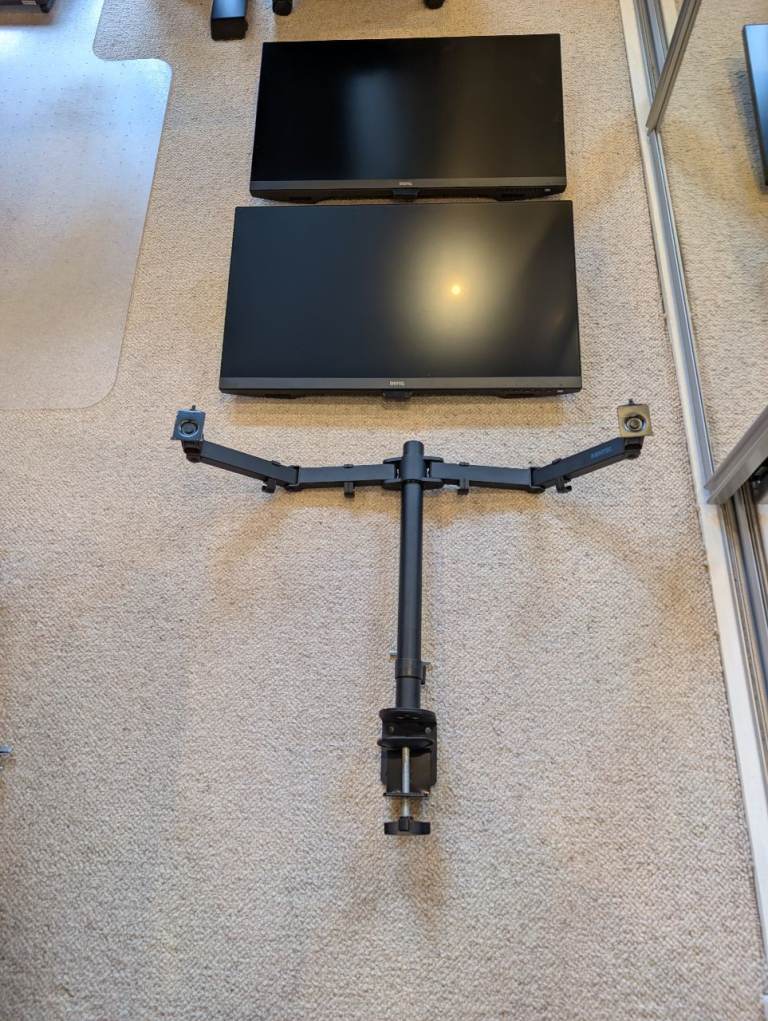 Dual 27" monitor setup incl. dual mount arm, KVM switch and 2 x Sabrent USB-C hubs
