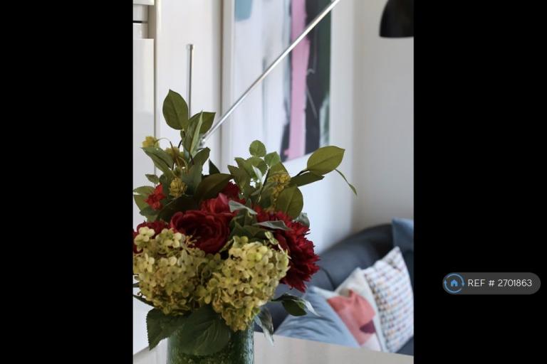 2 bedroom flat in Cleve Road, London, NW6 (2 bed) (#2701863)