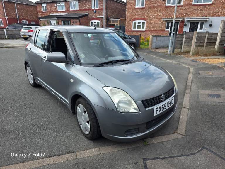 Suzuki, SWIFT, Hatchback, 2005, Manual, 1328 (cc), 5 doors
