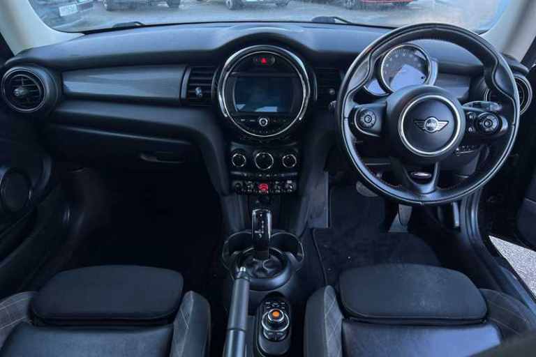 2018 MINI Hatch 1.5 Cooper Hatchback 3dr Petrol Steptronic Euro 6 (s/s) (136 ps) Hatchback Petrol...