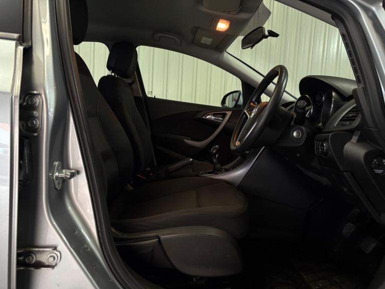 2014 Vauxhall Astra 1.4i 16V Design 5dr HATCHBACK PETROL Manual