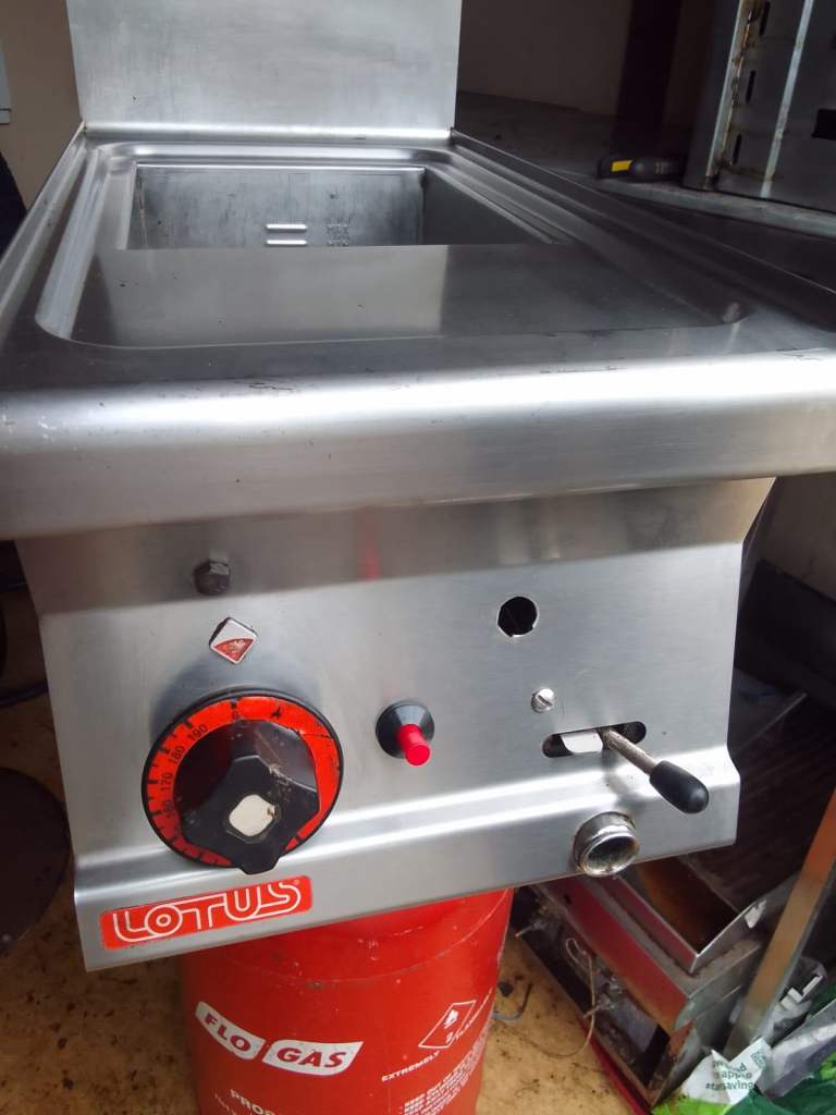 Catering equipment Gas Electric Fryers Grills Warmers Fridges Sinks restaurant trailer items 