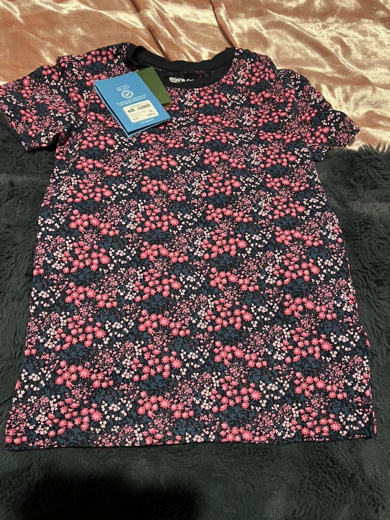 Sports top size 14 