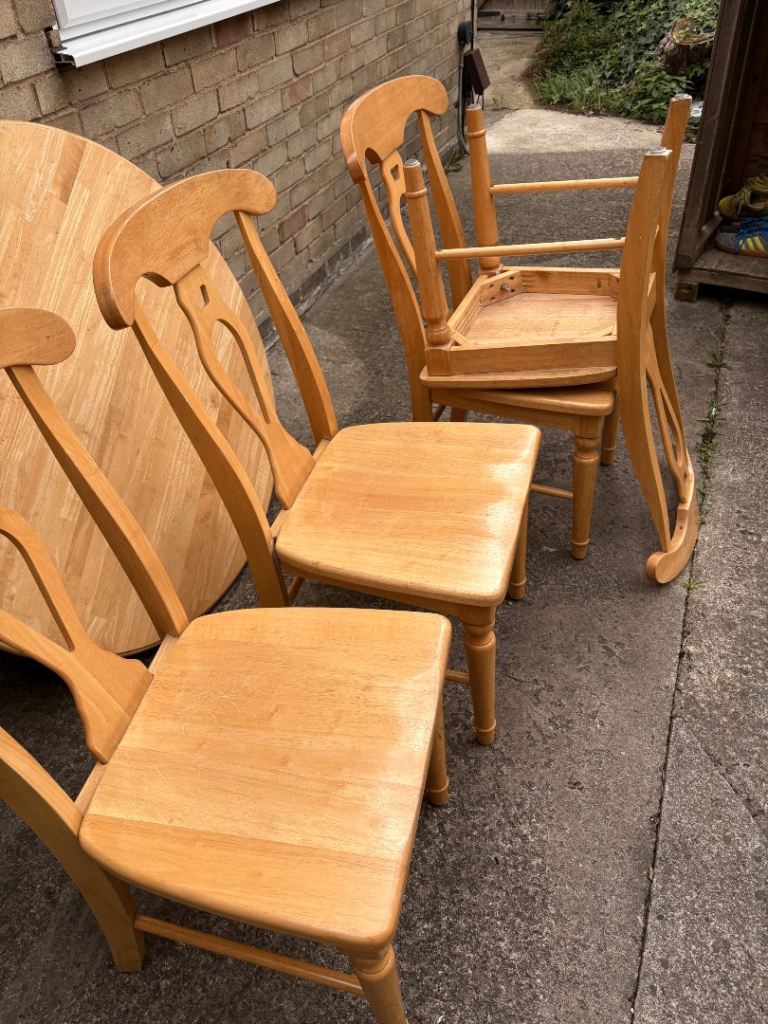 Wooden Dining Table and 4 Chairs Set – Good Condition