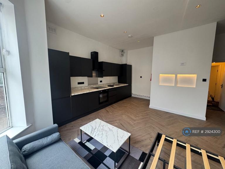 Studio flat in Middleborough Road, Coventry, CV1 (#2924300)