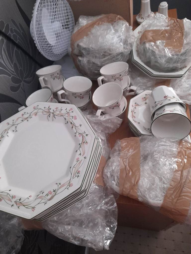 Eternal beau crockery