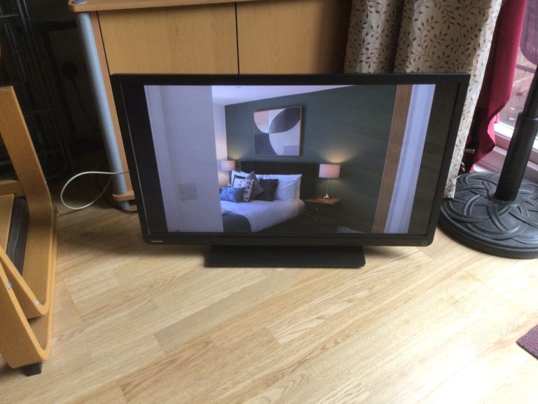 Toshiba Flat Screen 32 inch TV – Good Working Order 