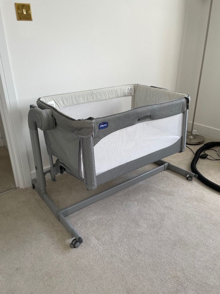 Chicco Next2Me Magic Evo Bedside Crib