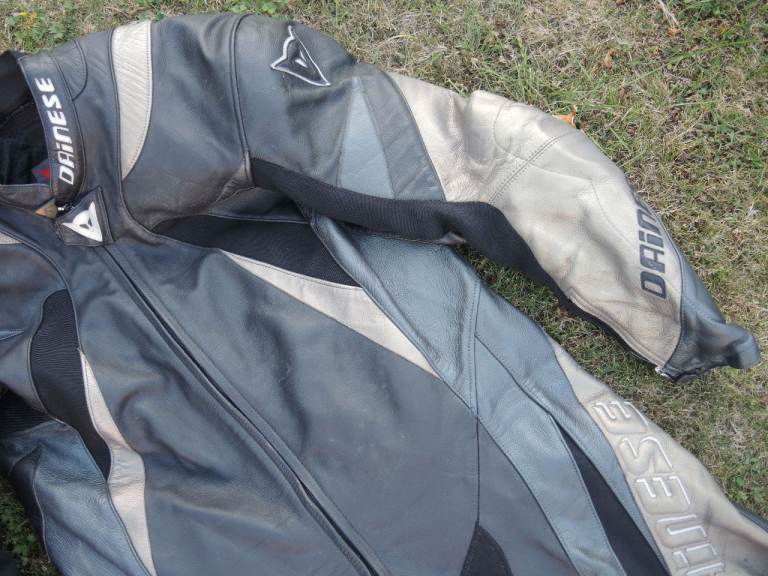DAINESE ONE PIECE LEATHER BIKE MOTORBIKE SUIT LARGE MEDIUM