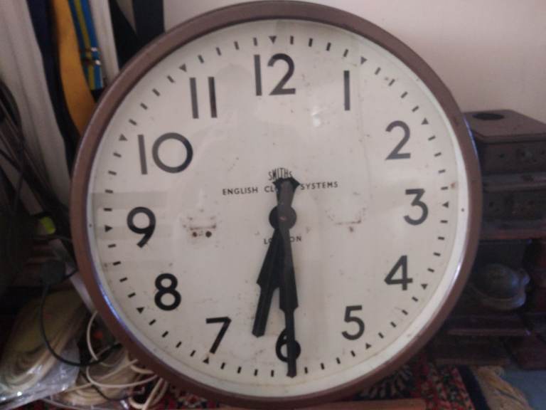 WANTED LARGE RAILWAY CLOCK TO RESTORE 