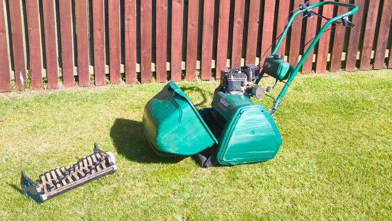 Qualcast Classic Petrol 43s cylinder lawnmower