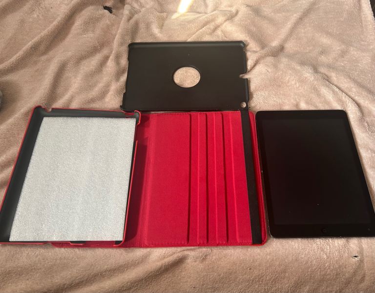 Apple iPad Air 1st Gen 9.7” Wi-Fi 16GB (Model A1474) – Faulty Charging Port