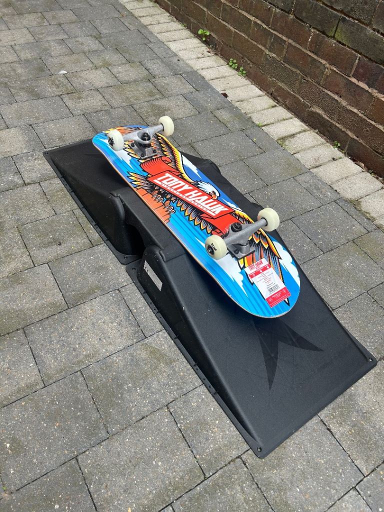 Tony Hawk Signature Series 180 Skateboard | Eagle Graphics + Skate Ramp | Brand New