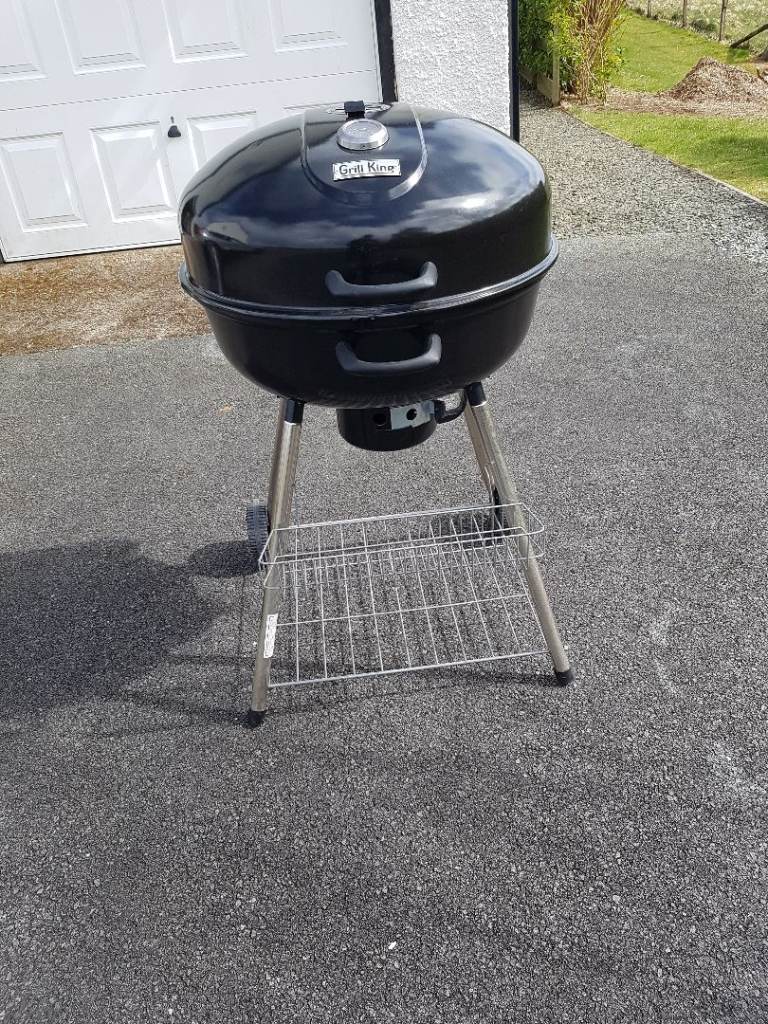 Grill King kettle charcoal BBQ with thermostat